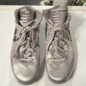 Nike - Hyperdunk - Silver - Size 10.5 US